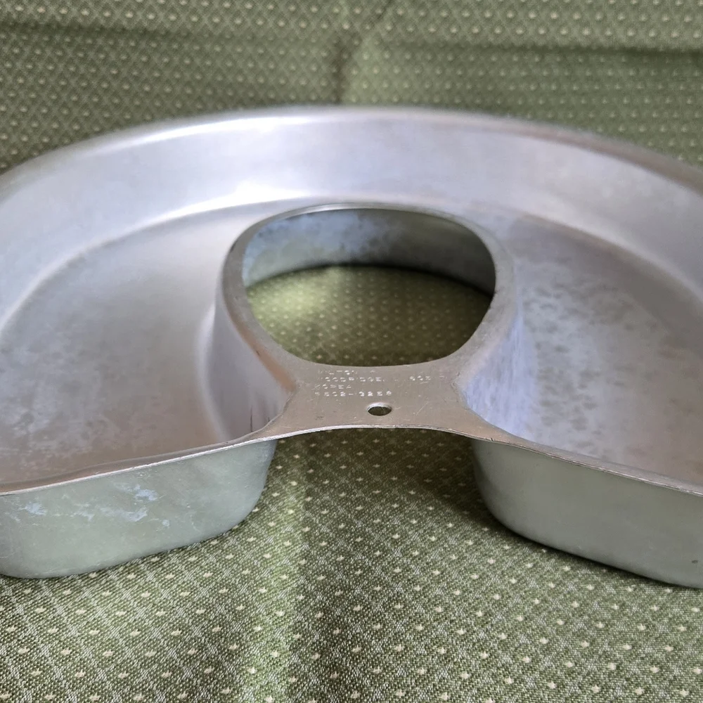 Wilton Horseshoe or Letter C or Letter U Cake Pan Vintage